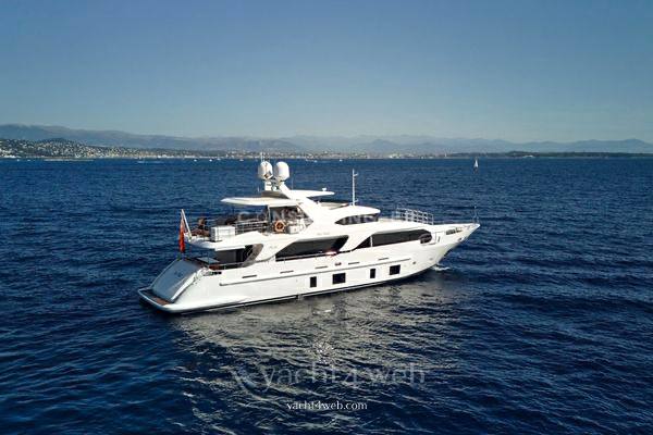Benetti Delfino 93 Barca a motore usata in vendita