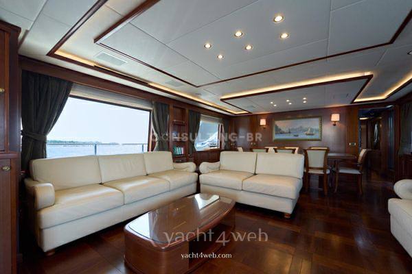Benetti Delfino 93 0