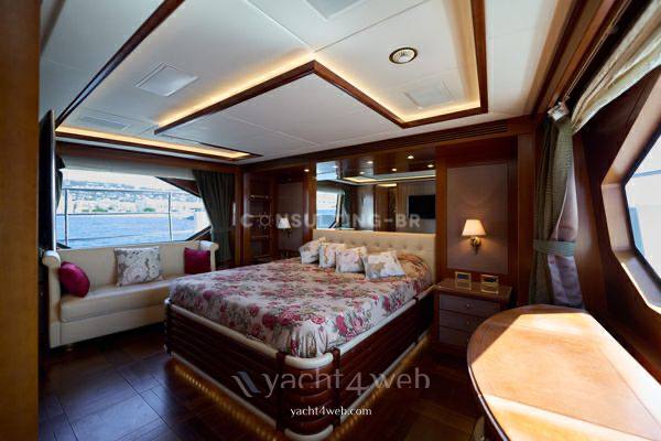Benetti Delfino 93 barca a motore