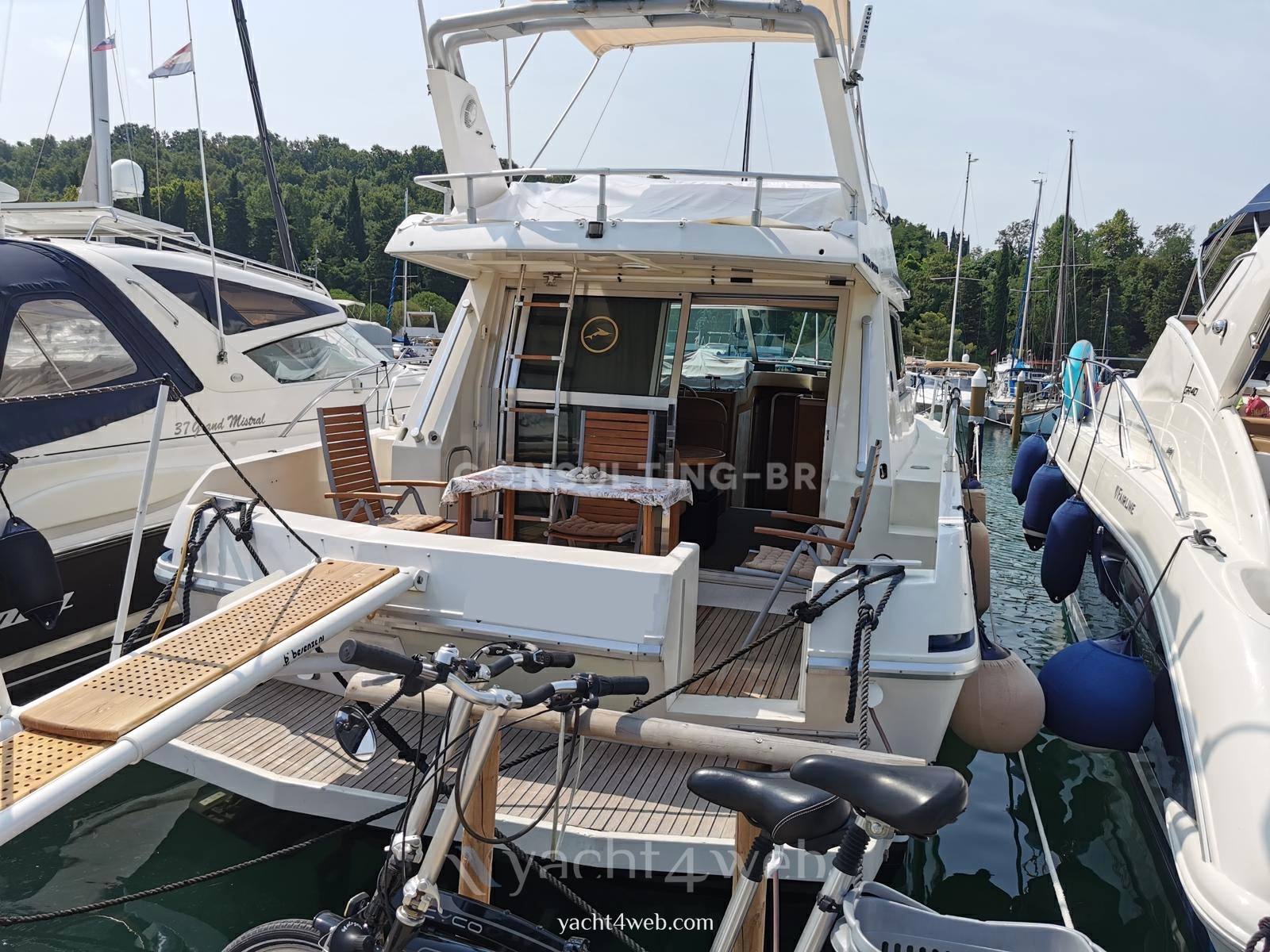 Mochi craft Mochi 40 Flybridge