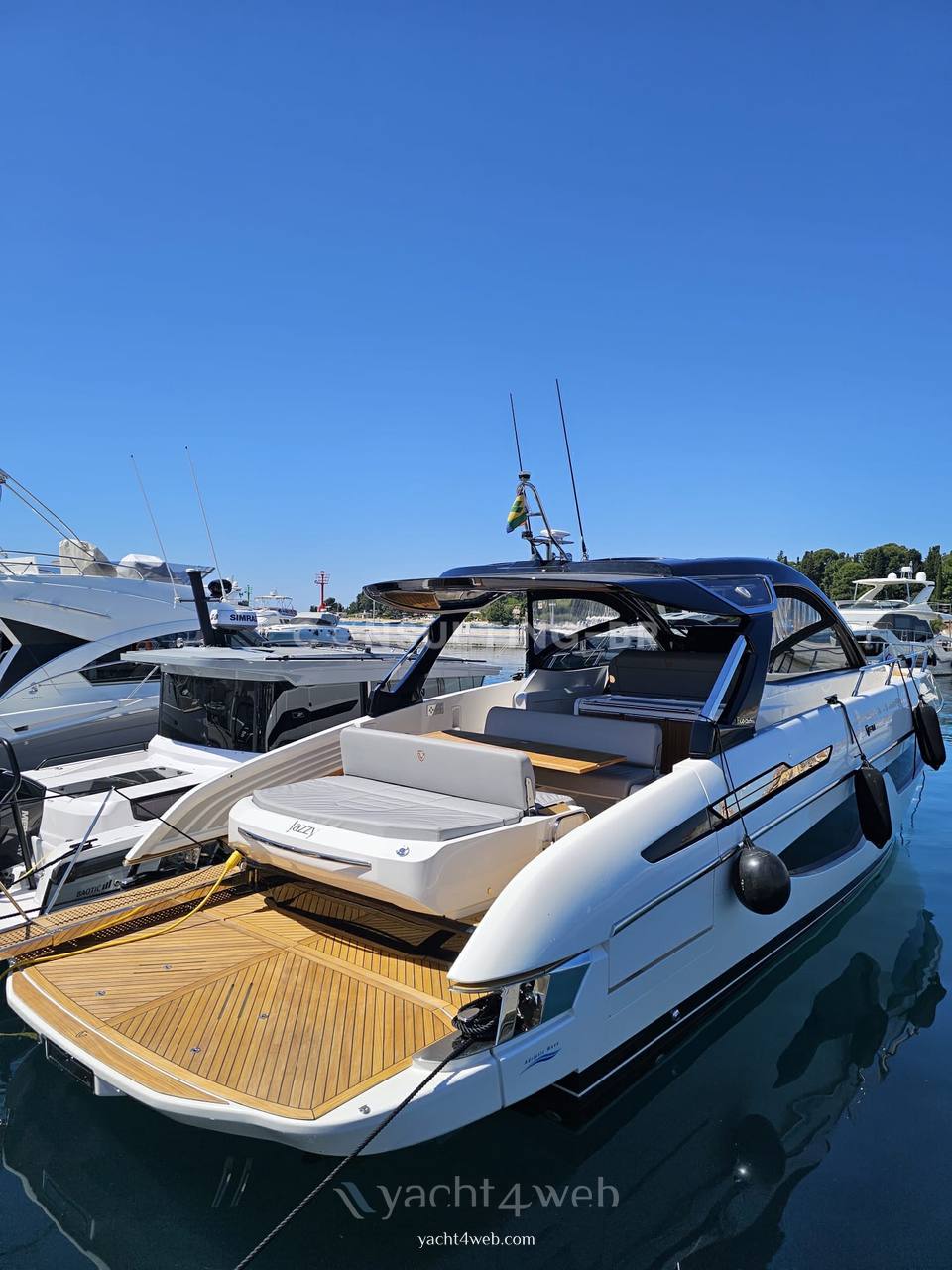 Fim Regina 440 Barco de motor usado para venta