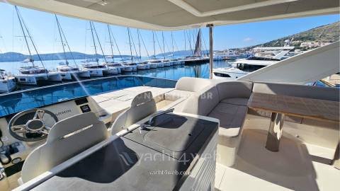 Absolute 60 fly bateau à moteur