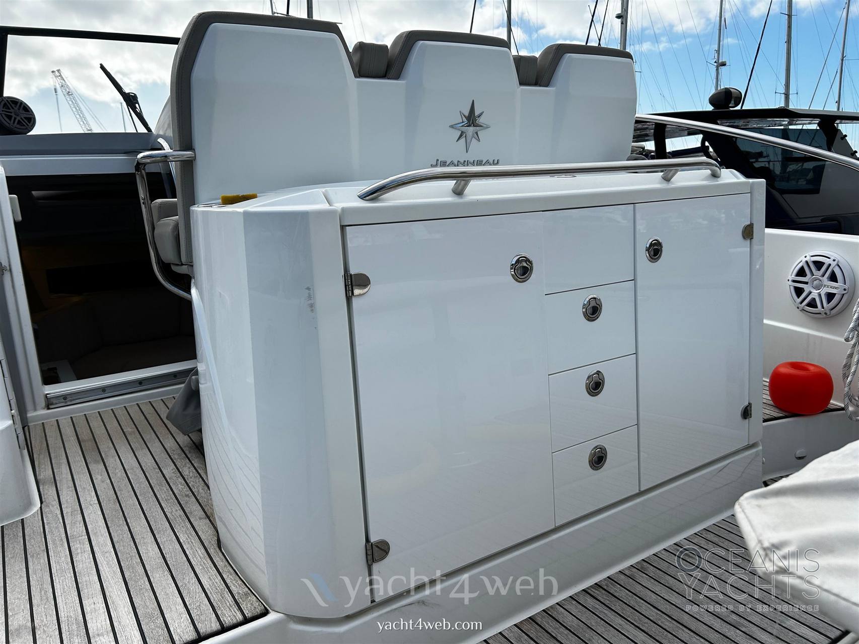 Jeanneau Cap camarat 10.5 wa Motoryacht usato
