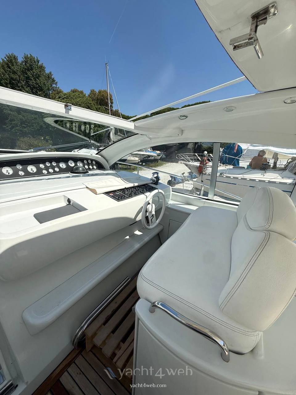 Pershing 54 usato