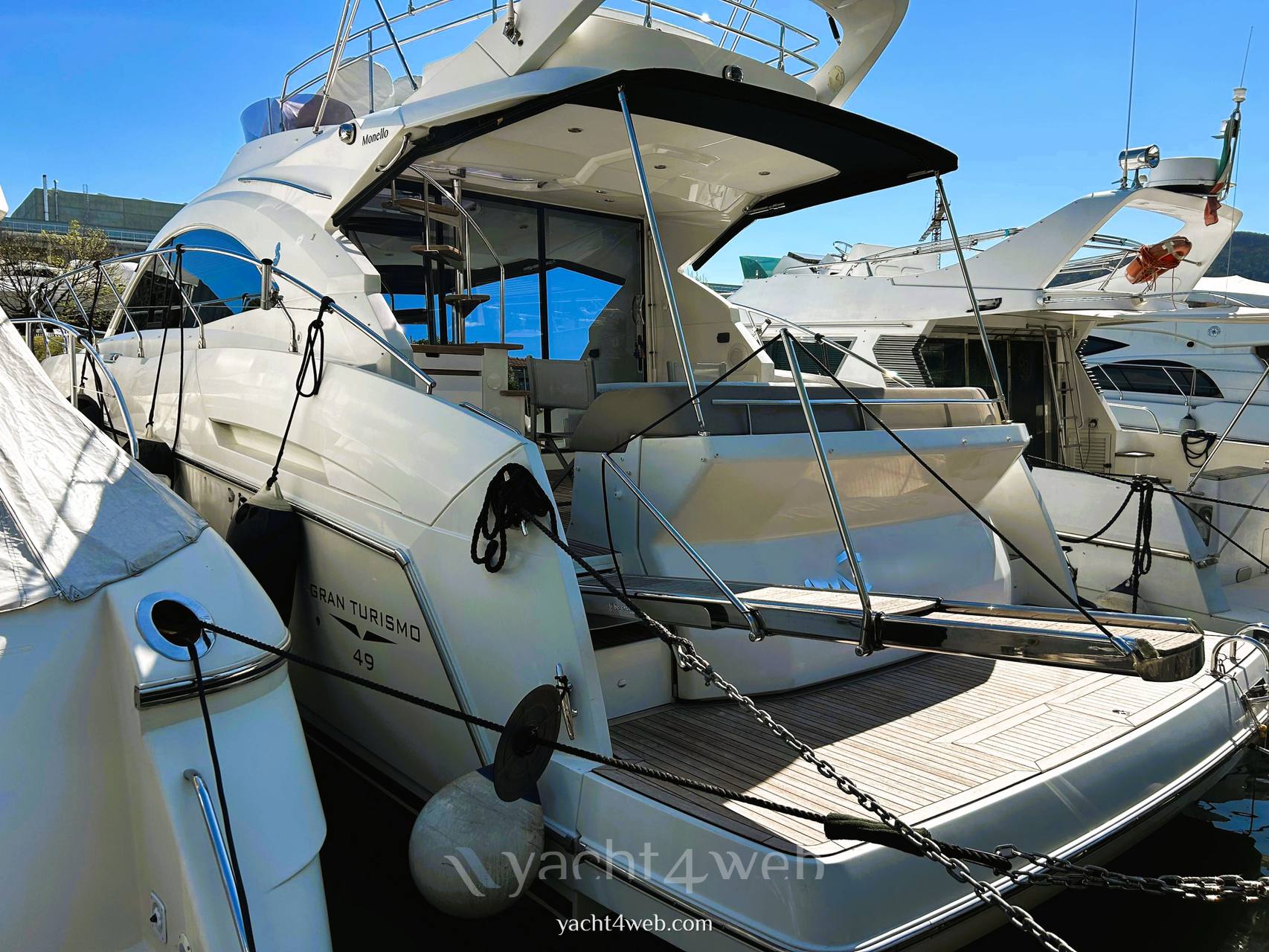 Beneteau Gt 49 fly Моторная лодка используется для продажи