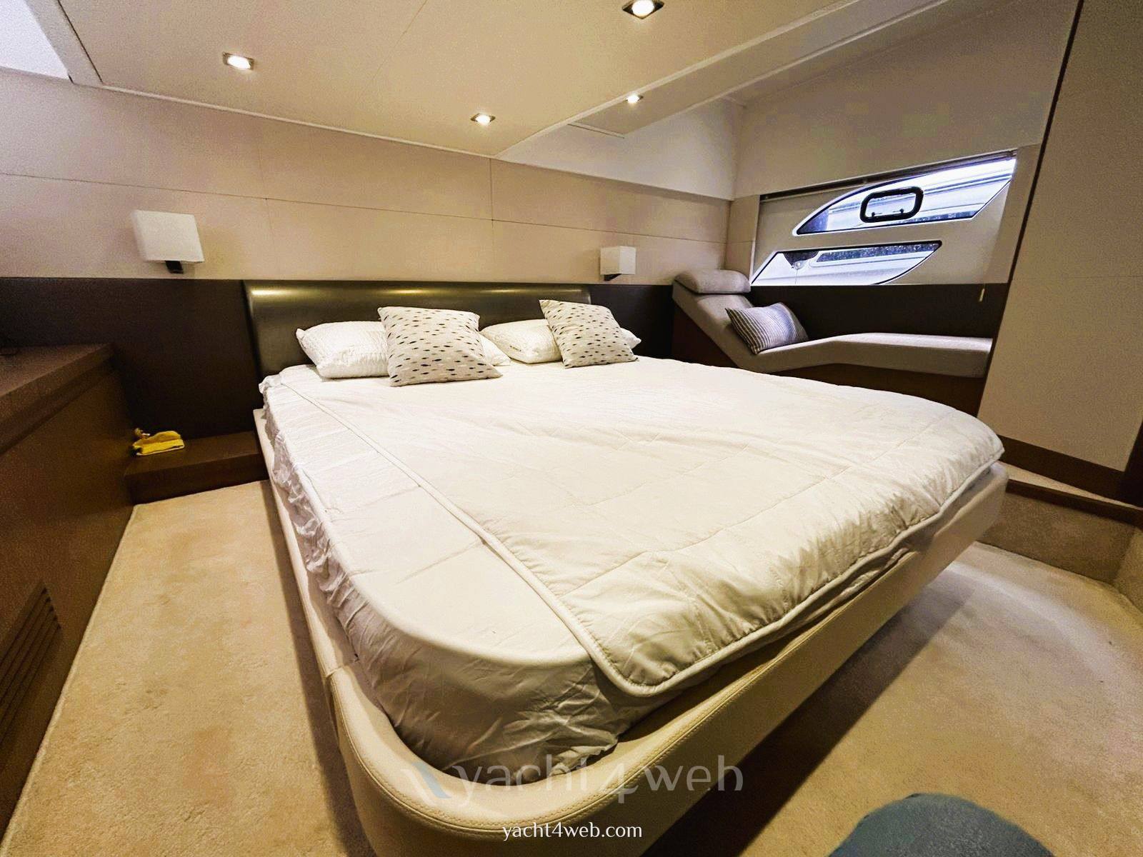 Beneteau Gt 49 fly Моторная лодка используется для продажи