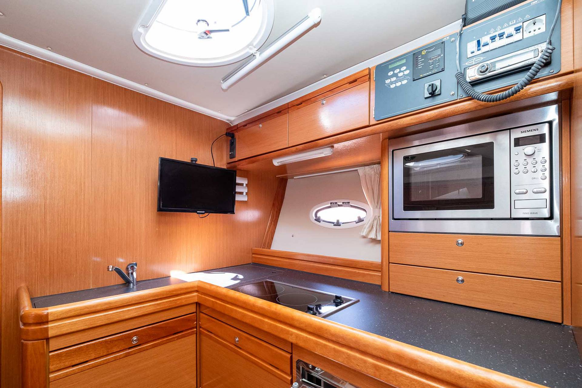 Bavaria 37 ht sport