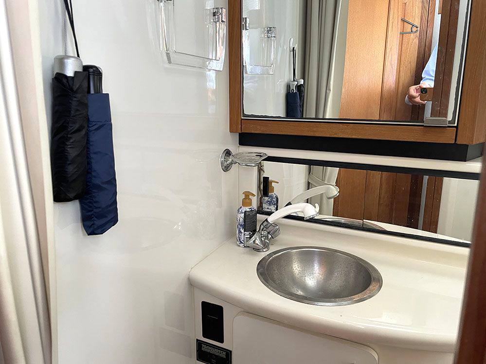 Bayliner 3587 aft cabin