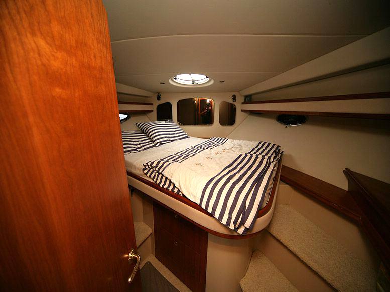 Cruisers yachts CRUISERS Yachts 3672