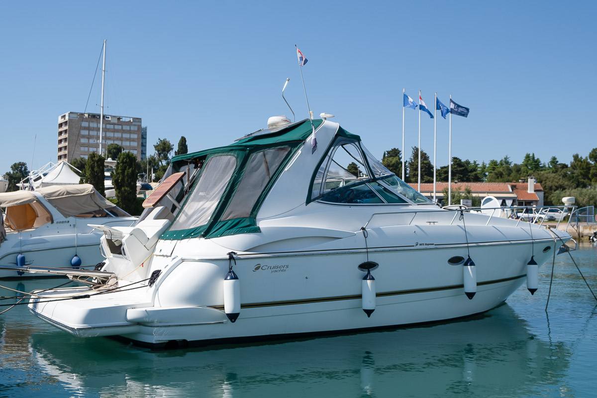 Cruisers yachts CRUISERS Yachts 3672