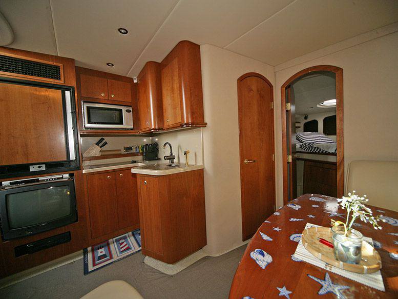 Cruisers yachts CRUISERS Yachts 3672