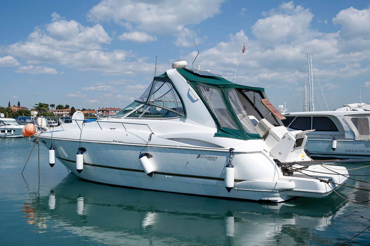 Cruisers yachts CRUISERS Yachts 3672
