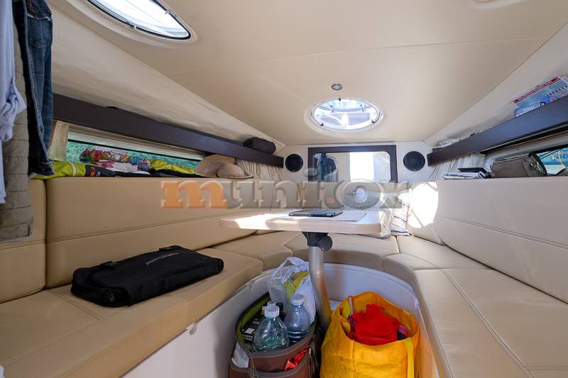 Regal 28 express Barca a motore usata in vendita