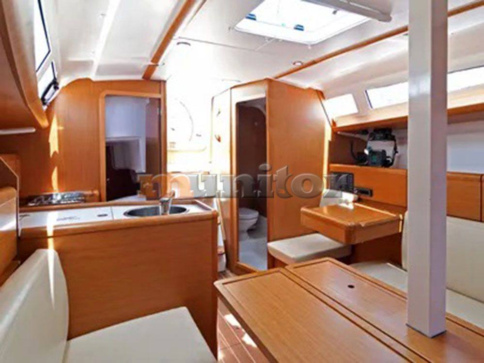 Jeanneau 33i Flybridge
