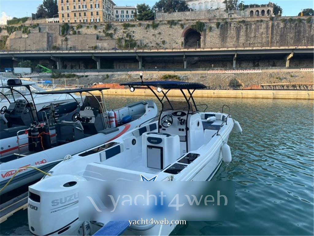 Ranieri R25 motor boat