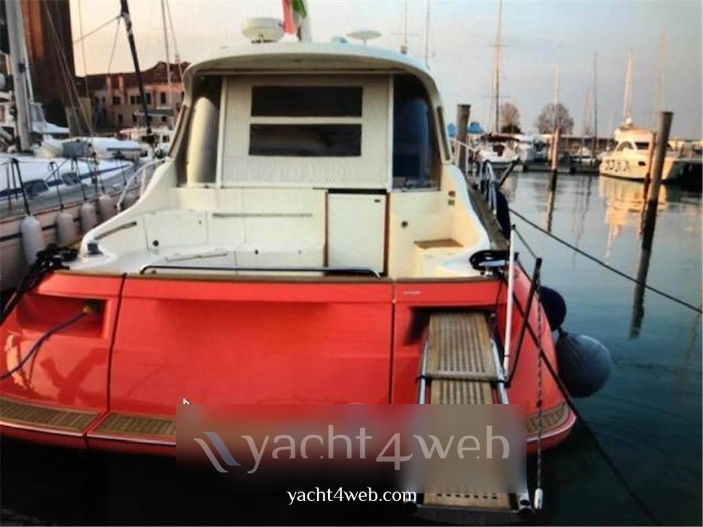 Mochi craft Mochi 44 dolphin Hummer-Boot verwendet