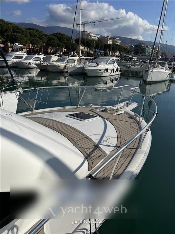 Luhrs 32 fly barco a motor