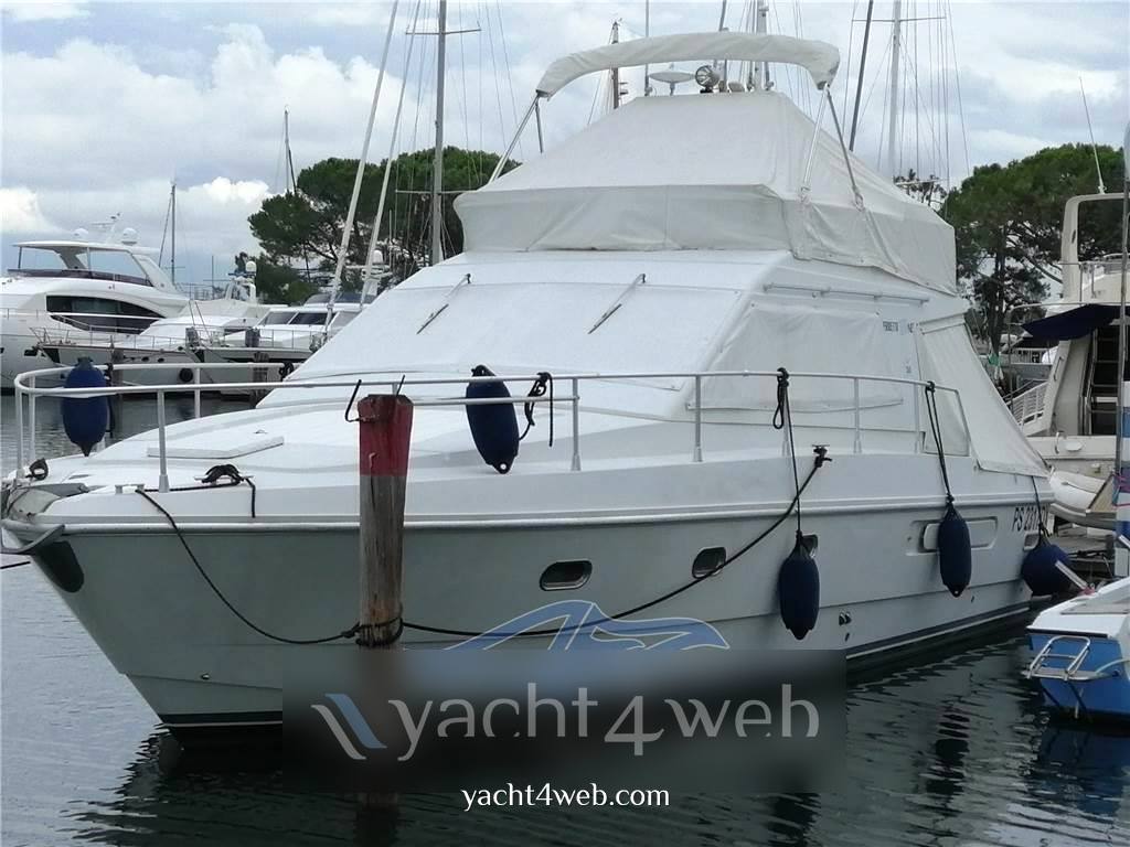 Ferretti news 36 fly Motor boat used for sale