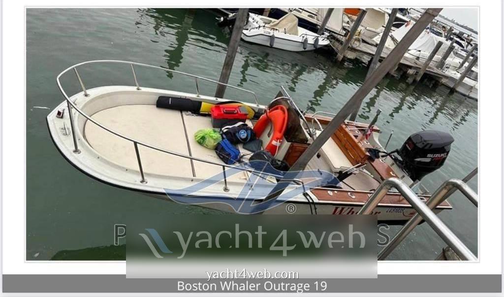 Boston whaler Outrage 19 
