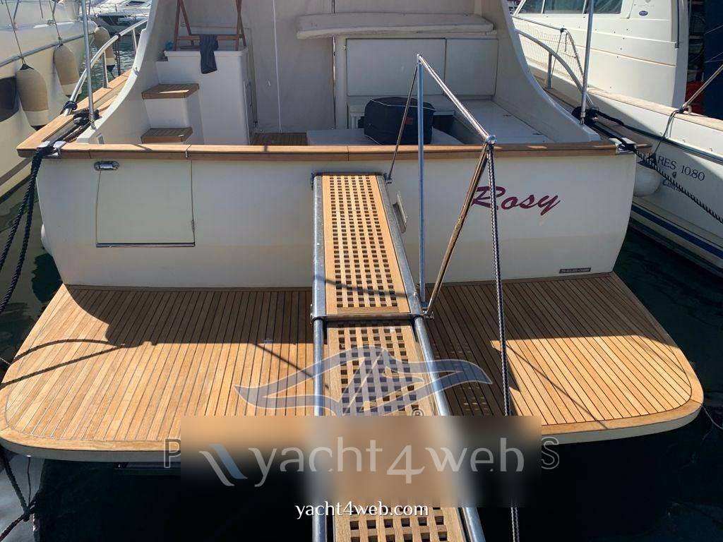 Solare 43 Yate a motor