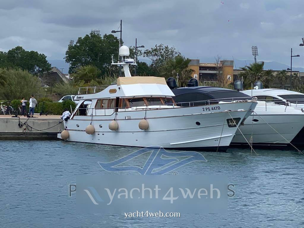 Cantiere azzurro 58 Моторная лодка используется для продажи