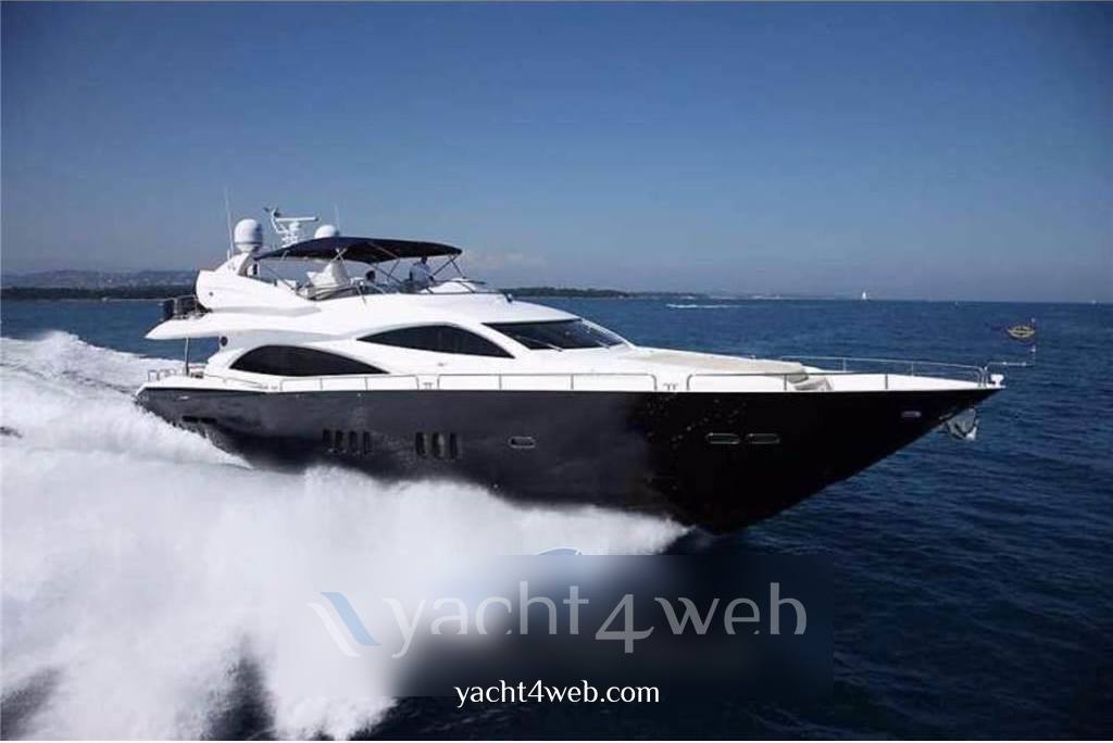 Sunseeker 90 yacht Mega yate