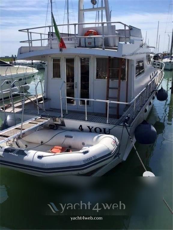Camuffo 47 Моторная лодка используется для продажи