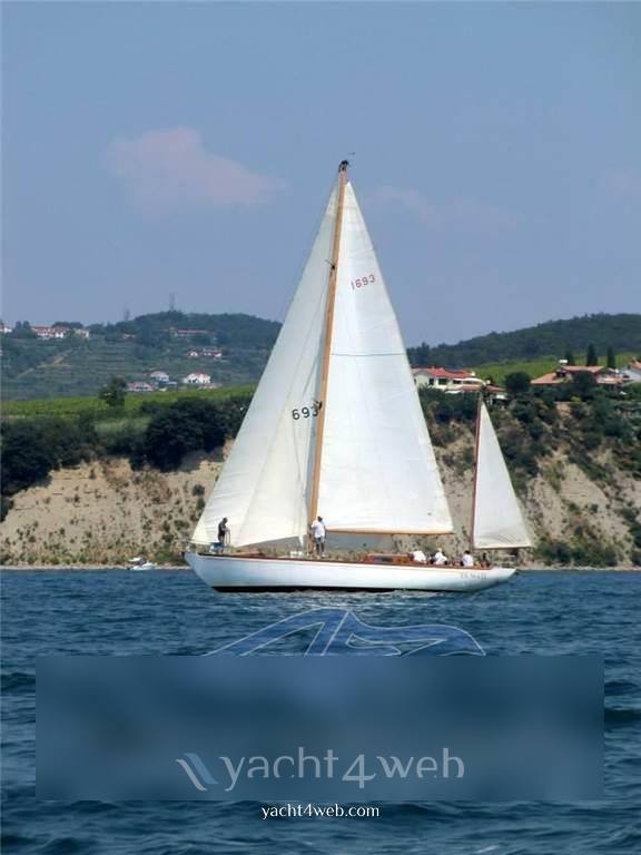 Sangermani Yawl marconi Моторная лодка используется для продажи