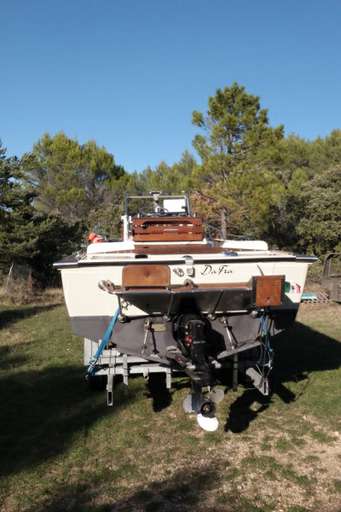 BOSTON WHALER BOSTON WHALER BOSTON 23 OUTRAGE