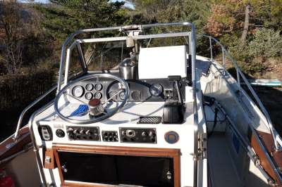 BOSTON WHALER BOSTON WHALER BOSTON 23 OUTRAGE