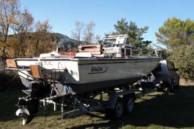 BOSTON WHALER BOSTON WHALER BOSTON 23 OUTRAGE