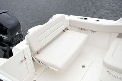 BOSTON WHALER BOSTON WHALER BOSTON 230 VANTAGE