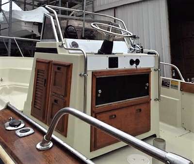 BOSTON WHALER BOSTON WHALER BOSTON 250 OUTRAGE