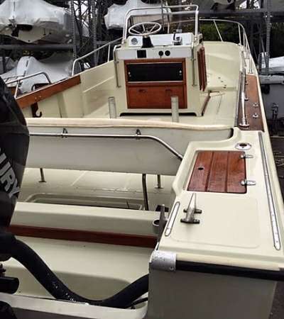 BOSTON WHALER BOSTON WHALER BOSTON 250 OUTRAGE