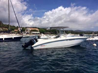 BOSTON WHALER BOSTON WHALER BOSTON 270 OUTRAGE