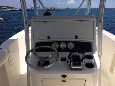 BOSTON WHALER BOSTON WHALER BOSTON 270 OUTRAGE