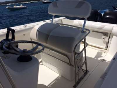 BOSTON WHALER BOSTON WHALER BOSTON 270 OUTRAGE