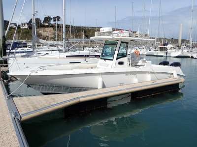 BOSTON WHALER BOSTON WHALER BOSTON 320 OUTRAGE