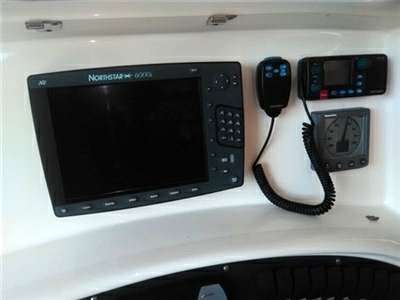 BOSTON WHALER BOSTON WHALER BOSTON 320 OUTRAGE