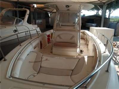 BOSTON WHALER BOSTON WHALER BOSTON 320 OUTRAGE