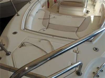 BOSTON WHALER BOSTON WHALER BOSTON 320 OUTRAGE