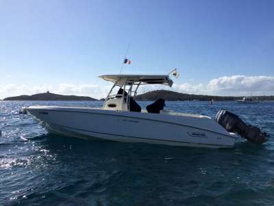 BOSTON WHALER BOSTON WHALER BOSTON 320 OUTRAGE