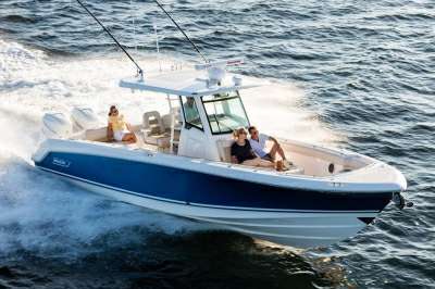 BOSTON WHALER BOSTON WHALER BOSTON 330 OUTRAGE