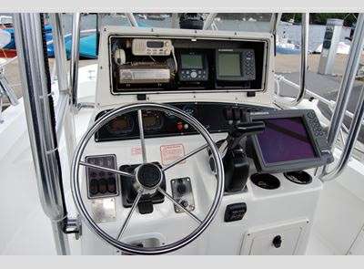 BOSTON WHALER BOSTON WHALER Boston 18 outrage