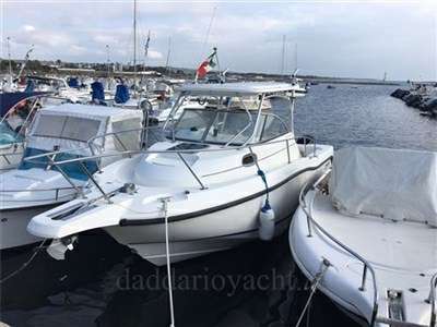 BOSTON WHALER BOSTON WHALER Boston 255 conquest