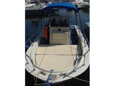 Boston whaler Boston whaler Boston 17 outrage