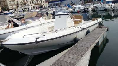 Boston whaler Boston whaler Boston 21 outrage