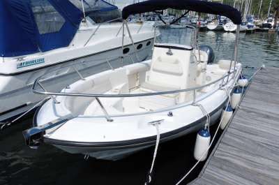 Boston whaler Boston whaler Boston 21 outrage