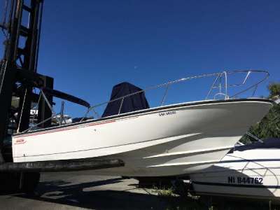 Boston whaler Boston whaler Boston 24 outrage