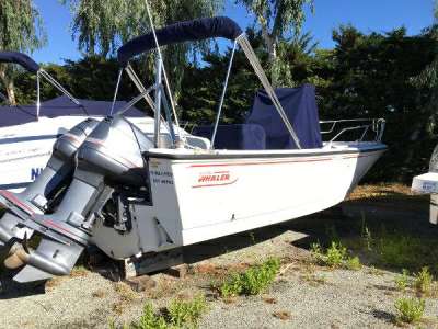 Boston whaler Boston whaler Boston 24 outrage